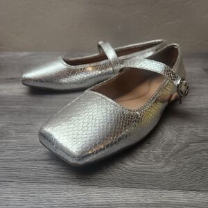 Inc Silver Shoes Size‎ 10 Shinny Metallic Mary Janes Adjustible Square Toe Snake